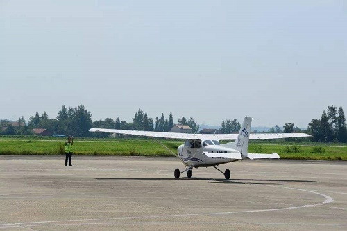 如何報(bào)考航空學(xué)校,有什么要求