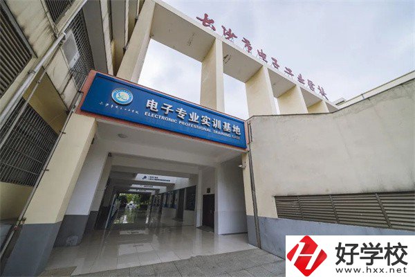 長沙市電子工業(yè)學(xué)校實訓(xùn)樓