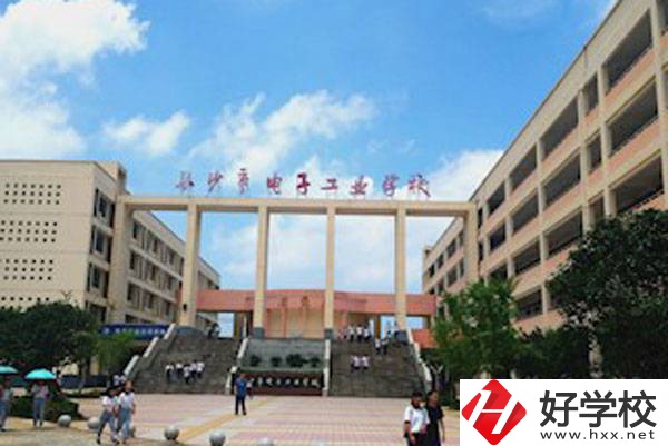 長沙市電子工業(yè)學校大門