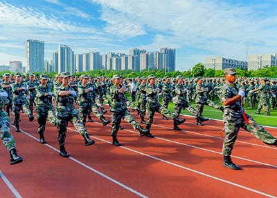 廊坊食品工程學(xué)校2025年報(bào)名條件是什么